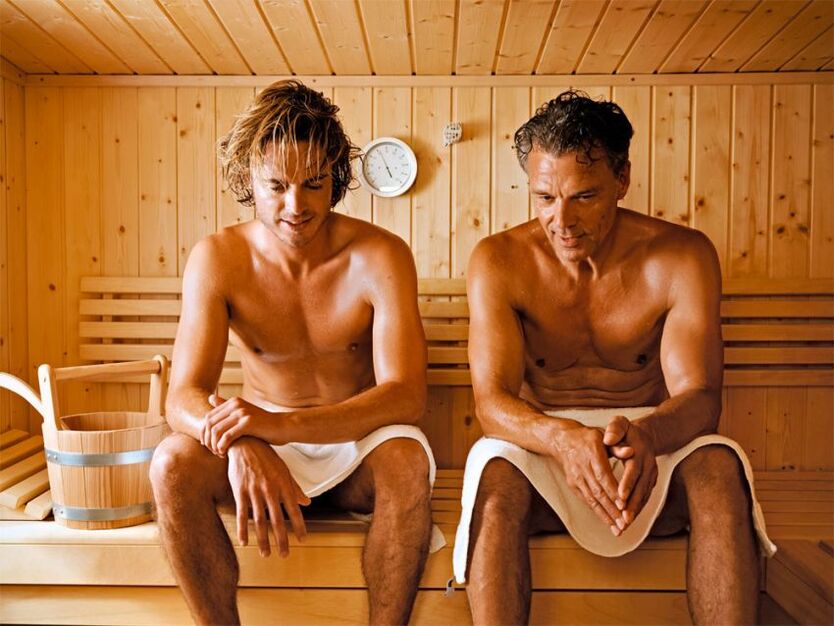 Gizonek sauna bisitatzen dute prostatitisa tratatzeko